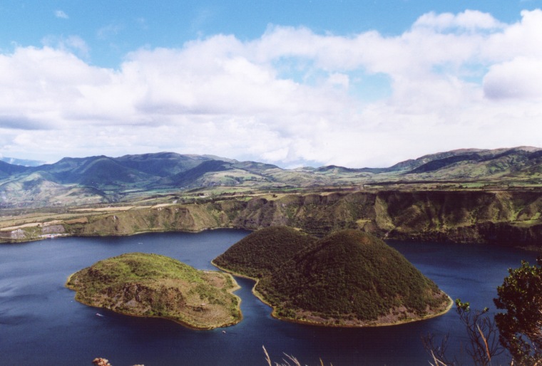 Der Kratersee der Laguna Cuicocha