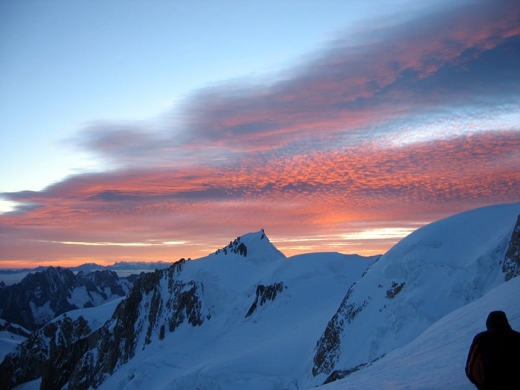 Sonnenaufgang beim Aufstieg zum Mont Blanc