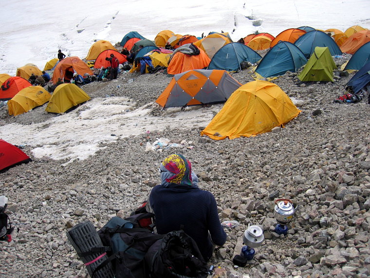 Blick über die Zelte im Lager 2