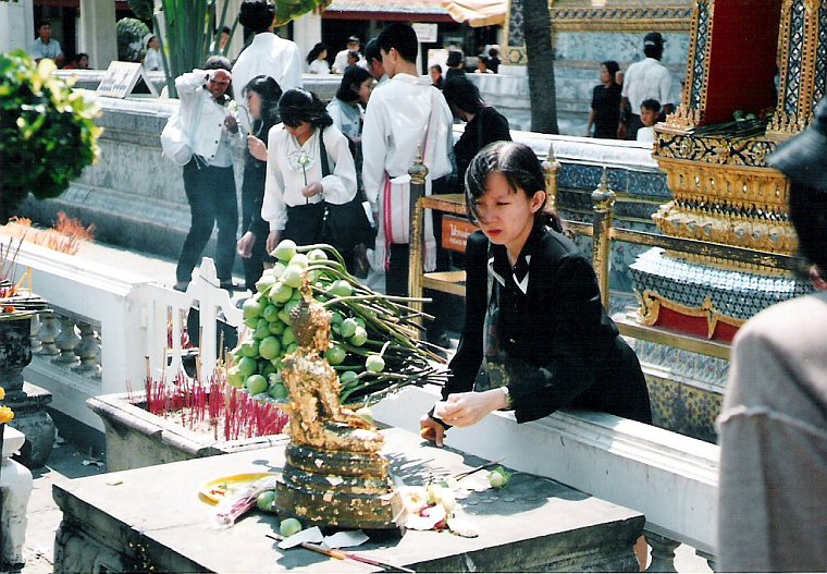 buddhistische Opfergaben