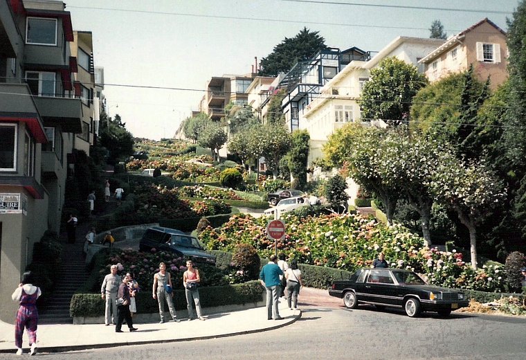 Sepp und Norbert vor der Lombard Street in San Francisco